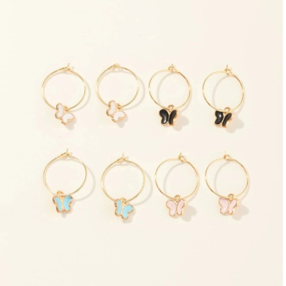 ✨Dainty butterfly hoop earrings✨